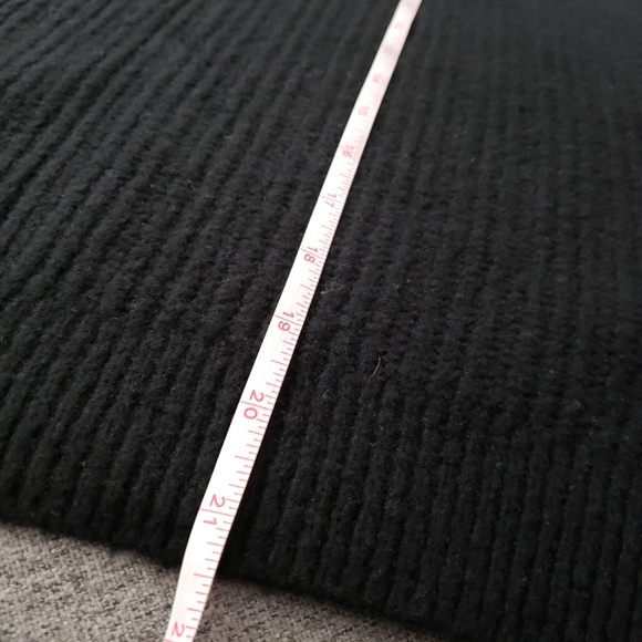 Uniqlo Size M Black Mockneck Sweater - Picture 6 of 7